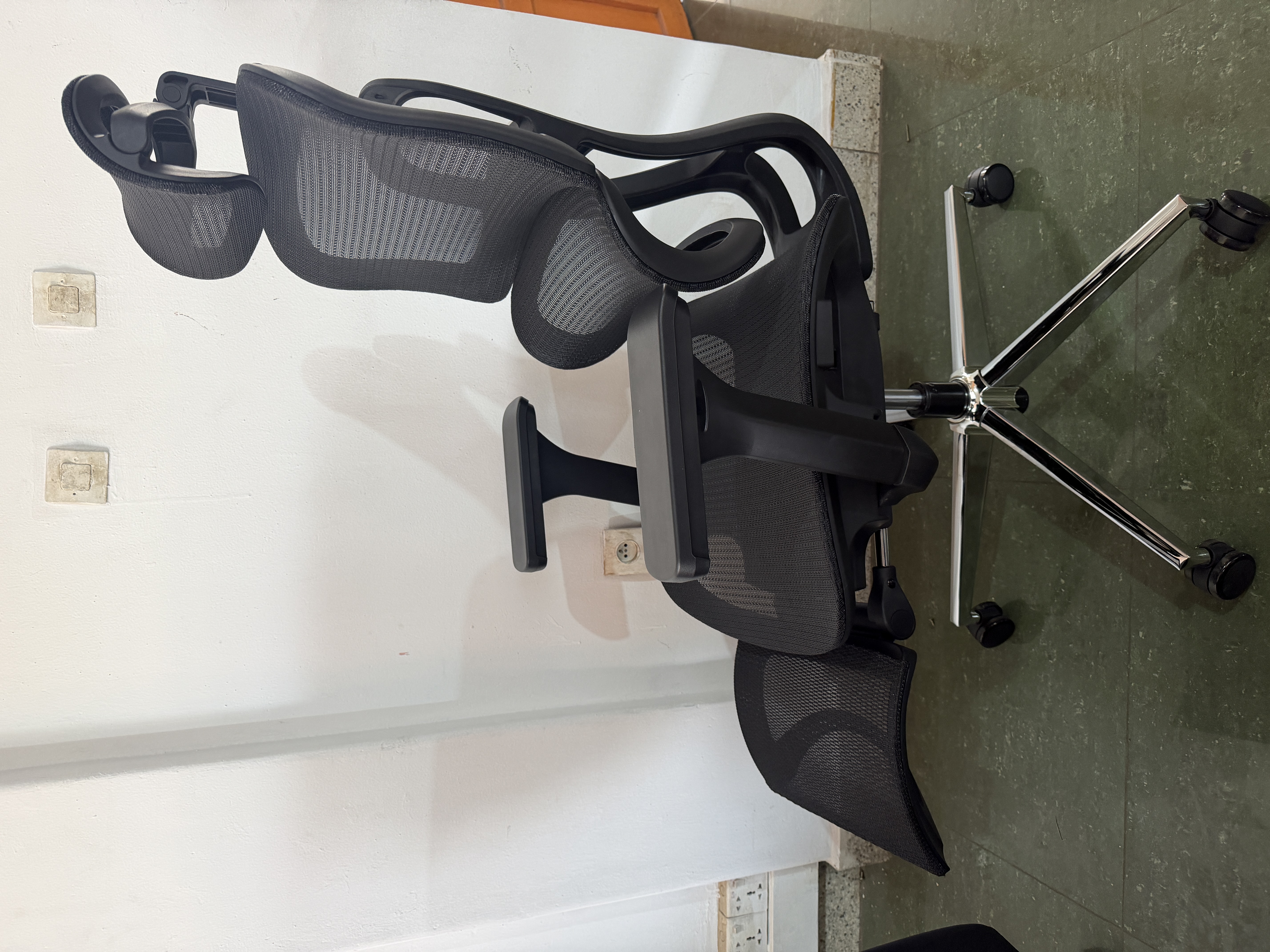 Executive ergonomic Office chair image 3