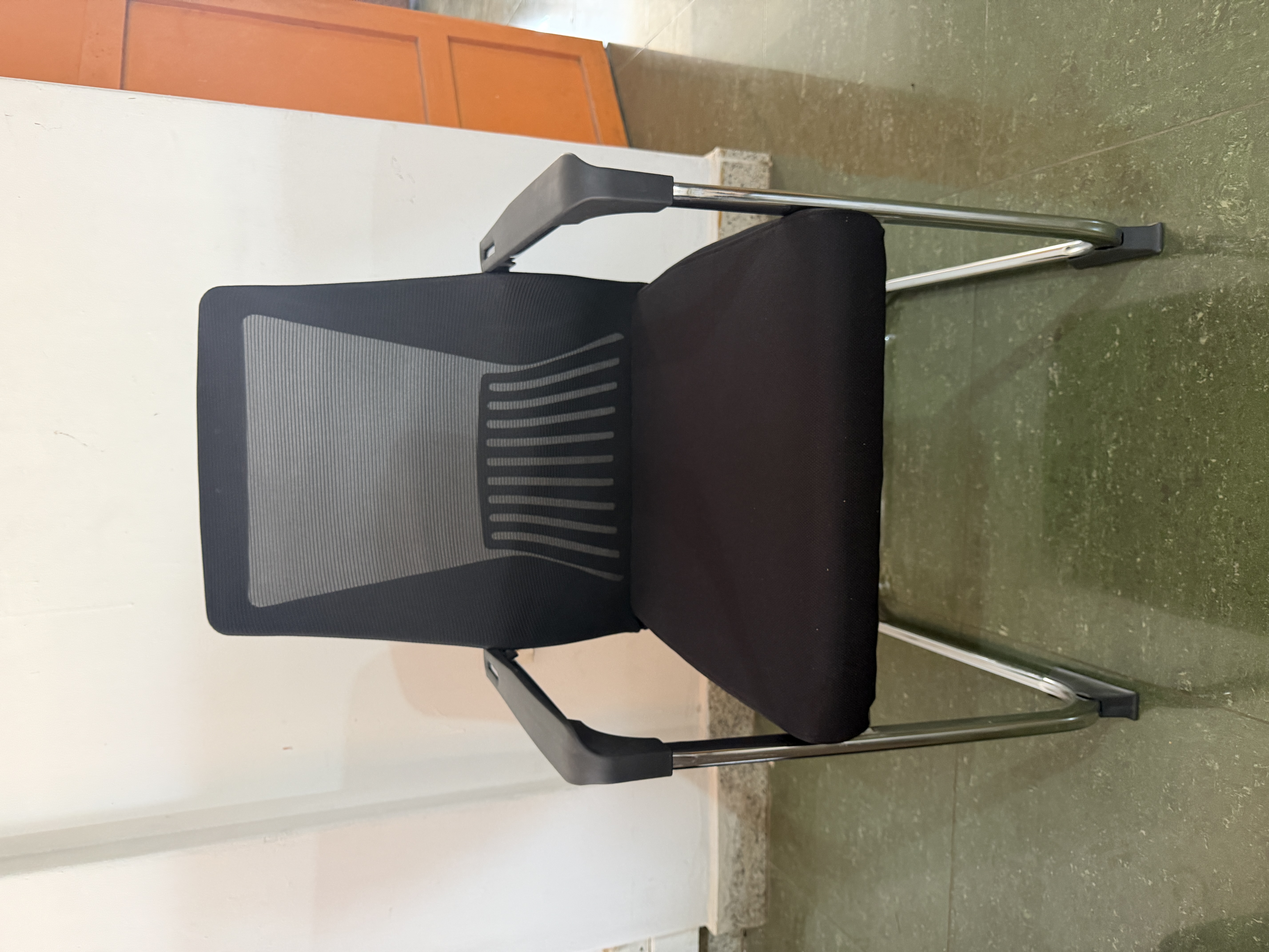 Ergonomic Mesh Visitor Chair