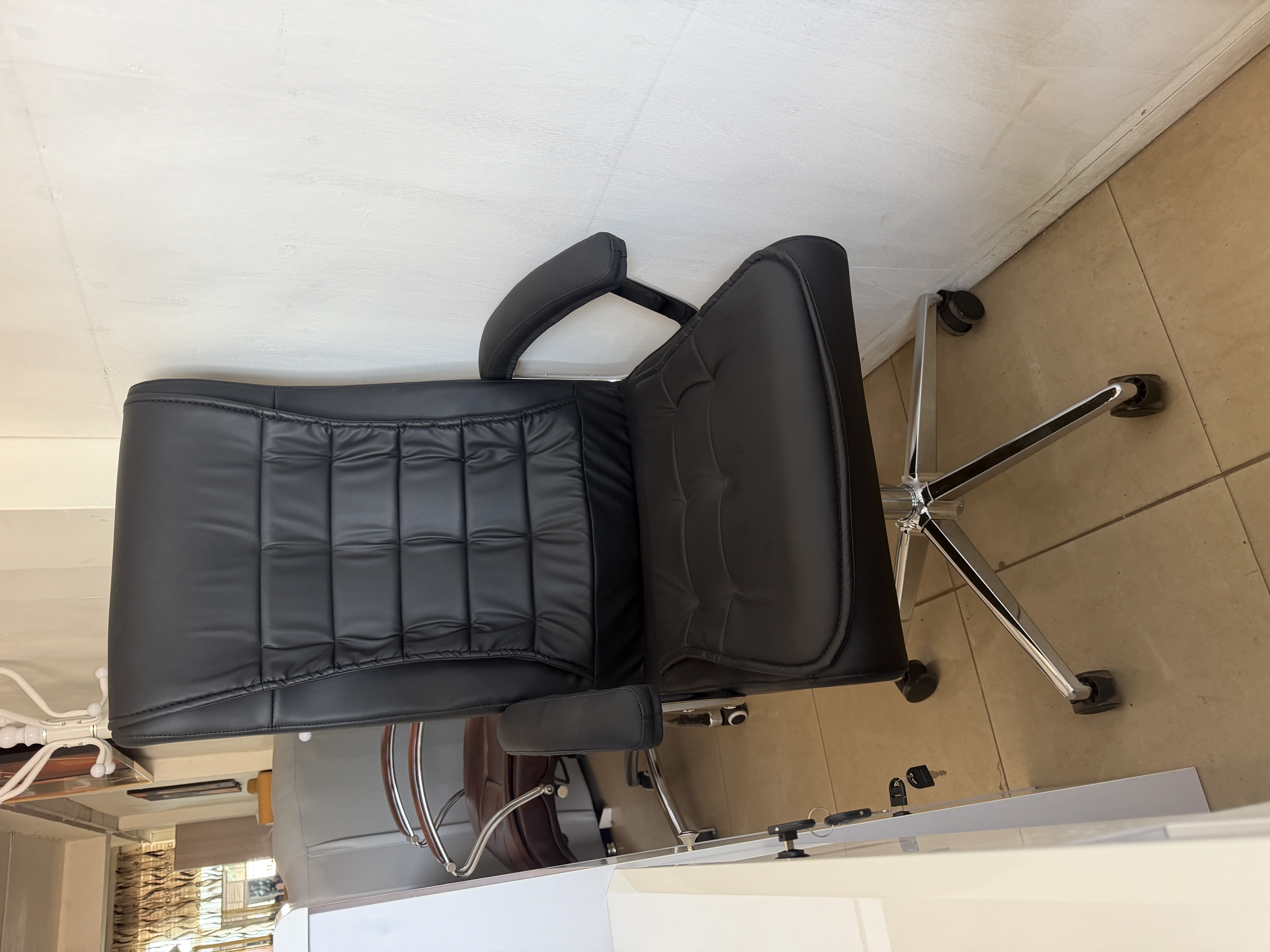 Executive Leather office Chair image 2